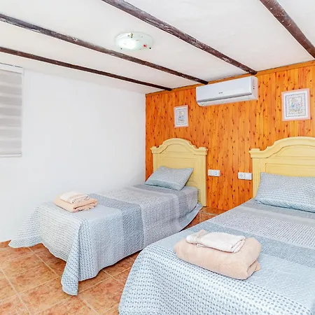 3 Bedroom Awesome In