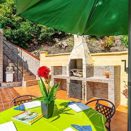 3 Bedroom Awesome In *